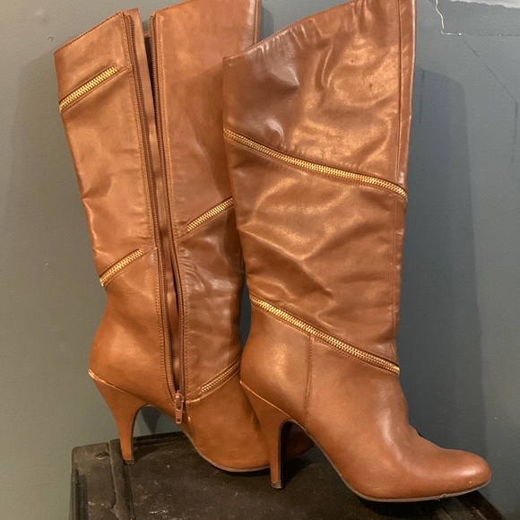 Fergalicious heeled boots. Size 7M. - Picture 1 of 6